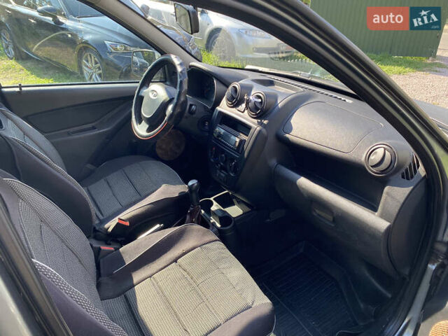 Серый ВАЗ 2190 Гранта, объемом двигателя 1.6 л и пробегом 165 тыс. км за 1988 $, фото 10 на Automoto.ua