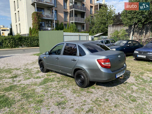 Серый ВАЗ 2190 Гранта, объемом двигателя 1.6 л и пробегом 165 тыс. км за 1988 $, фото 4 на Automoto.ua