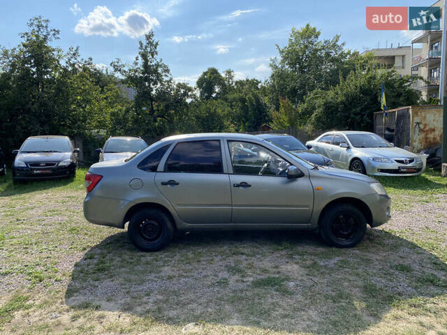 Серый ВАЗ 2190 Гранта, объемом двигателя 1.6 л и пробегом 165 тыс. км за 1988 $, фото 1 на Automoto.ua