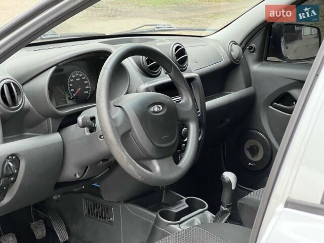 Сірий ВАЗ 2190 Гранта, об'ємом двигуна 1.6 л та пробігом 77 тис. км за 4500 $, фото 8 на Automoto.ua