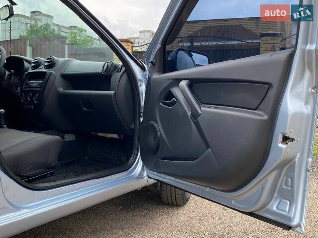 Серый ВАЗ 2190 Гранта, объемом двигателя 1.6 л и пробегом 80 тыс. км за 4000 $, фото 10 на Automoto.ua