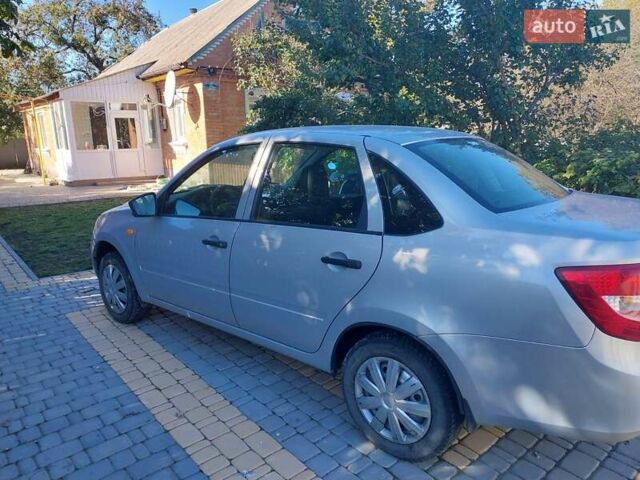 Серый ВАЗ 2190 Гранта, объемом двигателя 1.6 л и пробегом 56 тыс. км за 3000 $, фото 3 на Automoto.ua