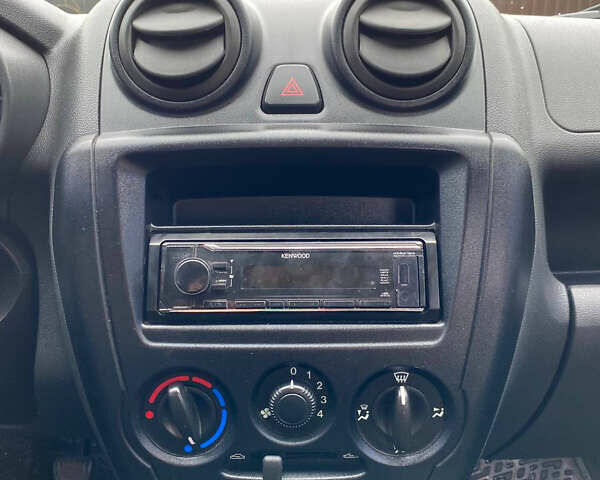 Серый ВАЗ 2190 Гранта, объемом двигателя 1.6 л и пробегом 80 тыс. км за 4000 $, фото 23 на Automoto.ua