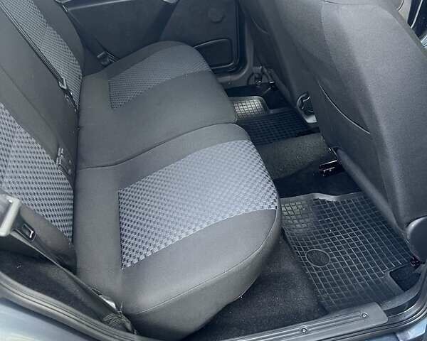 Сірий ВАЗ 2190 Гранта, об'ємом двигуна 1.6 л та пробігом 75 тис. км за 4300 $, фото 11 на Automoto.ua