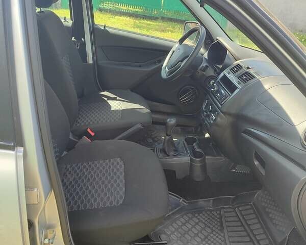Сірий ВАЗ 2190 Гранта, об'ємом двигуна 1.6 л та пробігом 32 тис. км за 5500 $, фото 2 на Automoto.ua