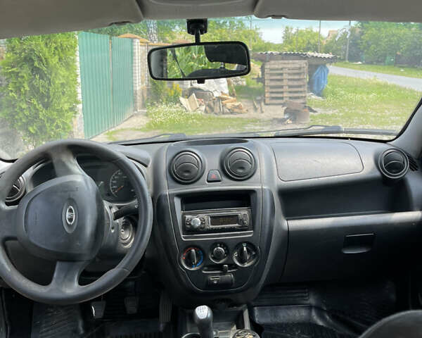 Синій ВАЗ 2190 Гранта, об'ємом двигуна 1.6 л та пробігом 259 тис. км за 1999 $, фото 3 на Automoto.ua
