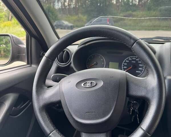 Синій ВАЗ 2190 Гранта, об'ємом двигуна 1.6 л та пробігом 190 тис. км за 2799 $, фото 6 на Automoto.ua