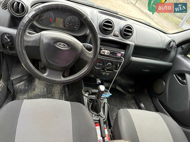 Синий ВАЗ 2190 Гранта, объемом двигателя 1.6 л и пробегом 210 тыс. км за 2500 $, фото 8 на Automoto.ua