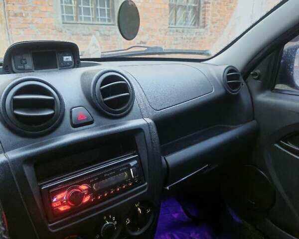 ВАЗ 2190 Гранта 2012 у Харкові на Automoto.ua Синій ВАЗ 2190 Гранта, об'ємом двигуна 1.6 л та пробігом 250 тис. км за 1750 $, фото 9 на Automoto.ua