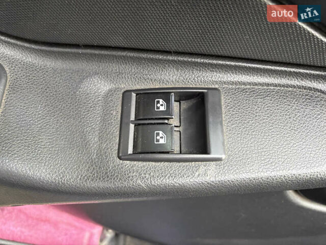 Синий ВАЗ 2190 Гранта, объемом двигателя 1.6 л и пробегом 210 тыс. км за 2500 $, фото 9 на Automoto.ua