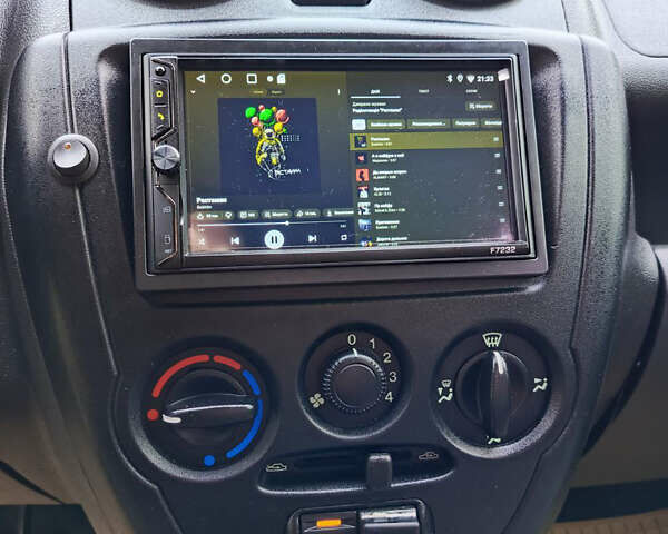 Синій ВАЗ 2190 Гранта, об'ємом двигуна 1.6 л та пробігом 289 тис. км за 2600 $, фото 11 на Automoto.ua