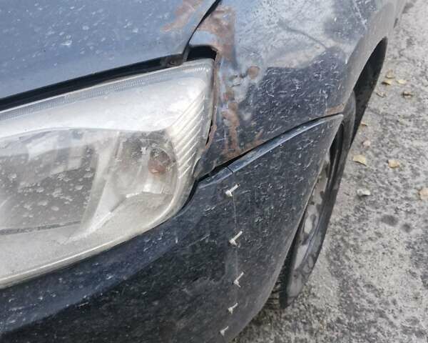 ВАЗ 2190 Гранта 2012 у Харкові на Automoto.ua Синій ВАЗ 2190 Гранта, об'ємом двигуна 1.6 л та пробігом 250 тис. км за 1750 $, фото 7 на Automoto.ua