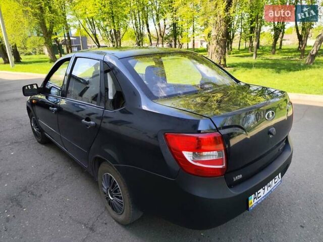 Синий ВАЗ 2190 Гранта, объемом двигателя 1.6 л и пробегом 74 тыс. км за 3600 $, фото 1 на Automoto.ua
