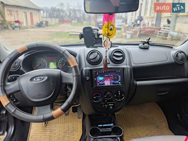 Синий ВАЗ 2190 Гранта, объемом двигателя 1.6 л и пробегом 384 тыс. км за 1800 $, фото 3 на Automoto.ua