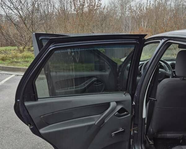 Синий ВАЗ 2190 Гранта, объемом двигателя 1.6 л и пробегом 195 тыс. км за 4000 $, фото 12 на Automoto.ua