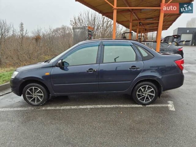 Синий ВАЗ 2190 Гранта, объемом двигателя 1.6 л и пробегом 195 тыс. км за 4000 $, фото 4 на Automoto.ua