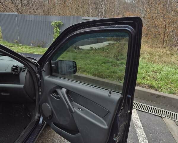 Синий ВАЗ 2190 Гранта, объемом двигателя 1.6 л и пробегом 195 тыс. км за 4000 $, фото 10 на Automoto.ua