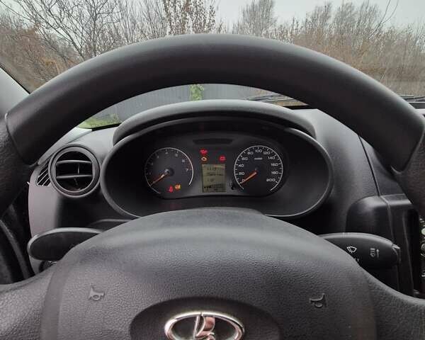 Синий ВАЗ 2190 Гранта, объемом двигателя 1.6 л и пробегом 195 тыс. км за 4000 $, фото 17 на Automoto.ua