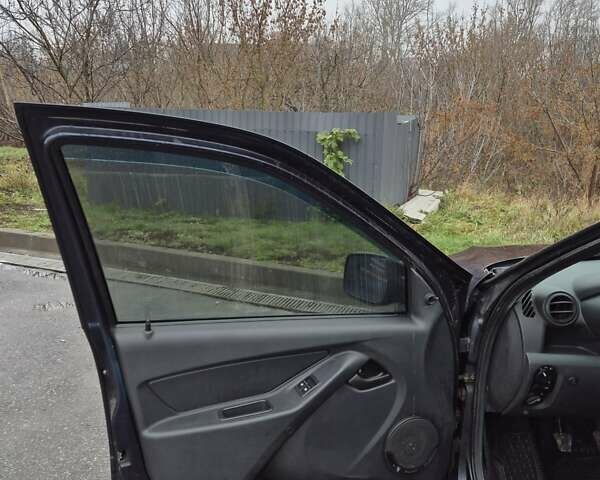 Синий ВАЗ 2190 Гранта, объемом двигателя 1.6 л и пробегом 195 тыс. км за 4000 $, фото 13 на Automoto.ua