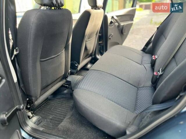 Синій ВАЗ 2190 Гранта, об'ємом двигуна 1.6 л та пробігом 185 тис. км за 4000 $, фото 13 на Automoto.ua