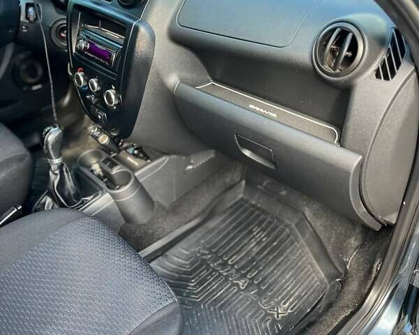 Синій ВАЗ 2190 Гранта, об'ємом двигуна 1.6 л та пробігом 185 тис. км за 4000 $, фото 6 на Automoto.ua