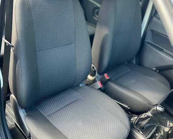 Синій ВАЗ 2190 Гранта, об'ємом двигуна 1.6 л та пробігом 185 тис. км за 4000 $, фото 4 на Automoto.ua