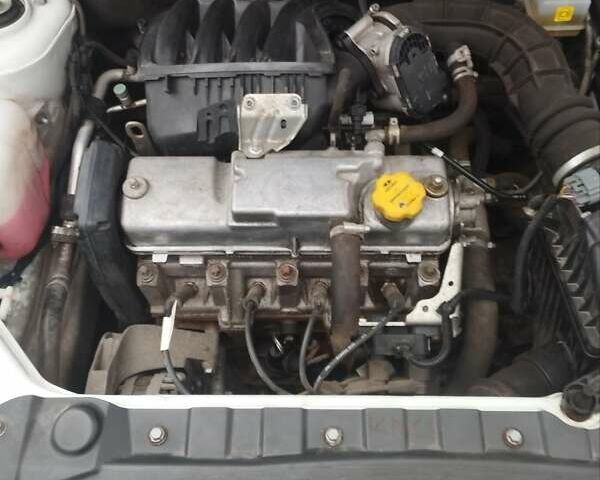 ВАЗ 2191 Granta 2021 у Запоріжжя на Automoto.ua Білий ВАЗ 2191 Granta, об'ємом двигуна 1.6 л та пробігом 39 тис. км за 7550 $, фото 8 на Automoto.ua