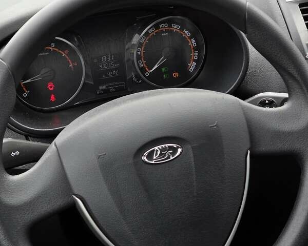 Серый ВАЗ 2192 Granta, объемом двигателя 1.6 л и пробегом 43 тыс. км за 6999 $, фото 8 на Automoto.ua