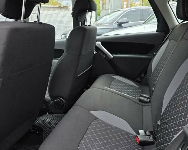 Серый ВАЗ 2192 Granta, объемом двигателя 1.6 л и пробегом 43 тыс. км за 6999 $, фото 9 на Automoto.ua