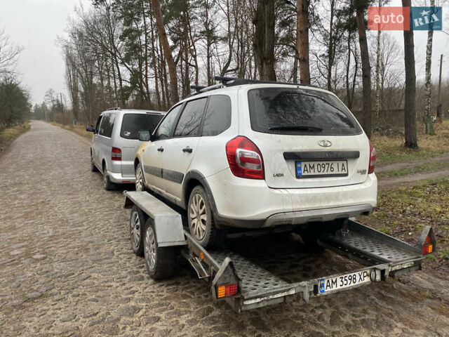 Білий ВАЗ 2194 Kalina, об'ємом двигуна 1.6 л та пробігом 160 тис. км за 2500 $, фото 2 на Automoto.ua