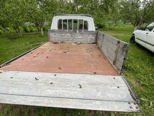 Белый ВАЗ 2345, объемом двигателя 1.5 л и пробегом 157 тыс. км за 40000 $, фото 7 на Automoto.ua
