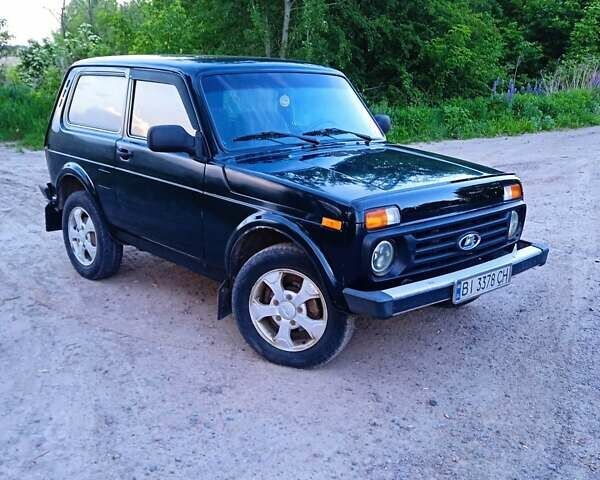 Зеленый ВАЗ 4x4 Urban, объемом двигателя 1.69 л и пробегом 200 тыс. км за 3950 $, фото 2 на Automoto.ua