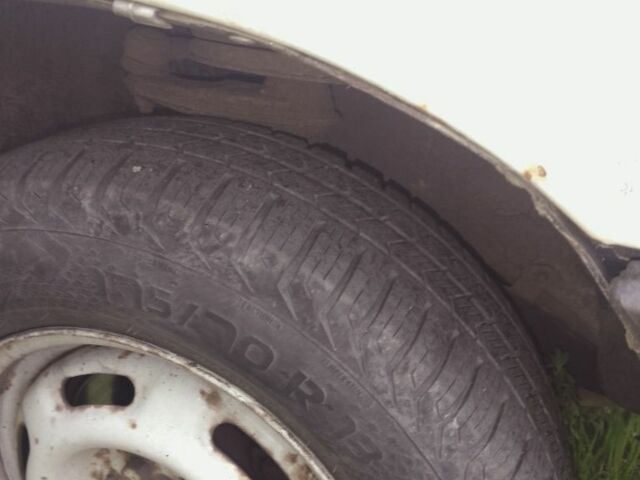 Белый ВАЗ Другая, объемом двигателя 1.5 л и пробегом 140 тыс. км за 450 $, фото 3 на Automoto.ua