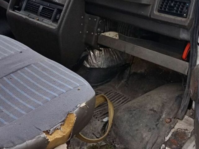 Білий ВАЗ Інша, об'ємом двигуна 2.5 л та пробігом 1000 тис. км за 1000 $, фото 7 на Automoto.ua