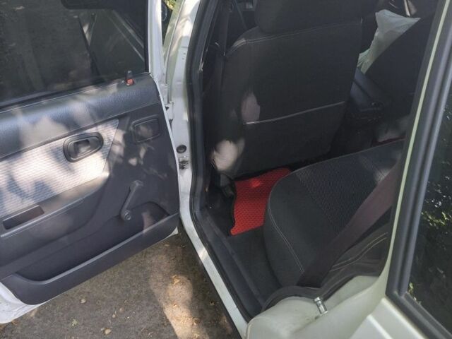 Белый ВАЗ Другая, объемом двигателя 1.6 л и пробегом 97 тыс. км за 2200 $, фото 2 на Automoto.ua