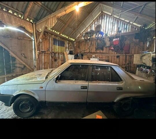 Бежевий ВАЗ Інша, об'ємом двигуна 2.45 л та пробігом 250 тис. км за 800 $, фото 6 на Automoto.ua