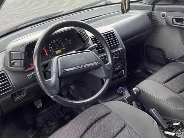 Червоний ВАЗ Інша, об'ємом двигуна 1.6 л та пробігом 252 тис. км за 1650 $, фото 4 на Automoto.ua