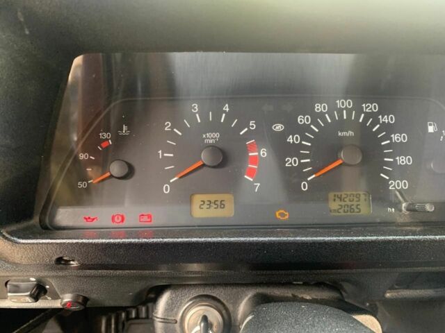 Красный ВАЗ Другая, объемом двигателя 1.7 л и пробегом 142 тыс. км за 5239 $, фото 9 на Automoto.ua