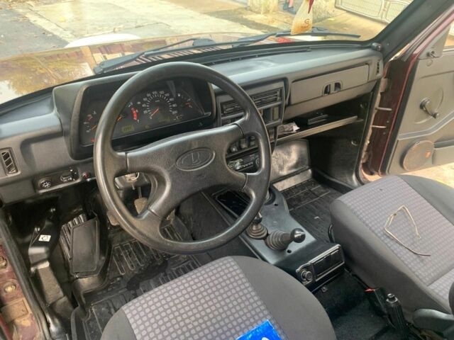 Красный ВАЗ Другая, объемом двигателя 1.7 л и пробегом 142 тыс. км за 5239 $, фото 12 на Automoto.ua