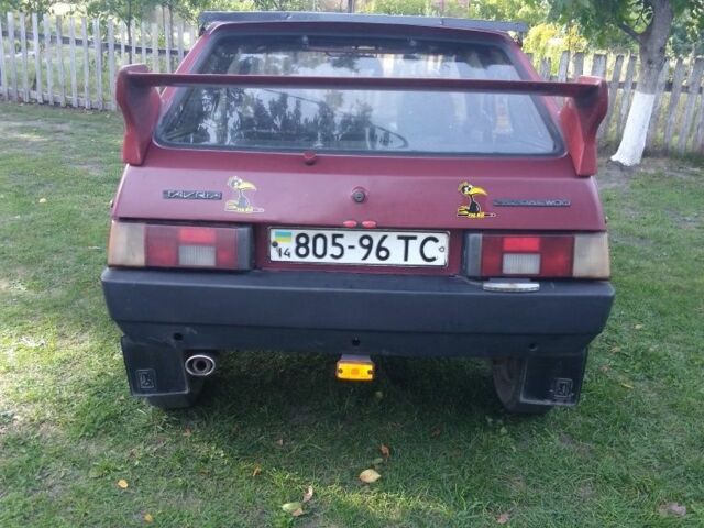 Красный ВАЗ Другая, объемом двигателя 2 л и пробегом 2 тыс. км за 700 $, фото 5 на Automoto.ua