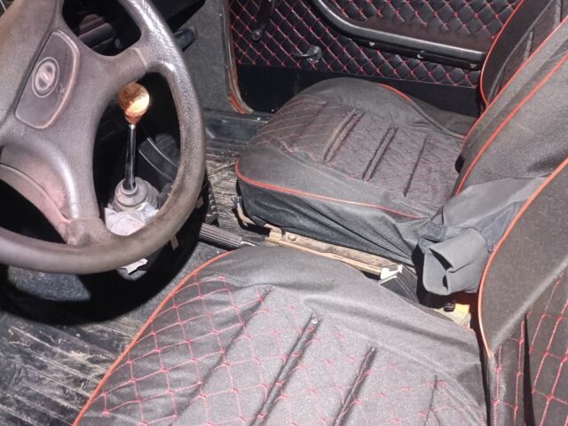 Червоний ВАЗ Інша, об'ємом двигуна 1.6 л та пробігом 56 тис. км за 2000 $, фото 7 на Automoto.ua