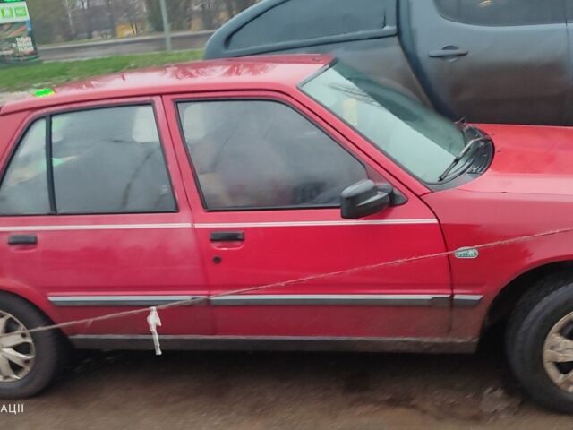 Красный ВАЗ Другая, объемом двигателя 1.1 л и пробегом 100 тыс. км за 400 $, фото 1 на Automoto.ua
