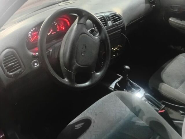 Красный ВАЗ Другая, объемом двигателя 1 л и пробегом 300 тыс. км за 1100 $, фото 4 на Automoto.ua