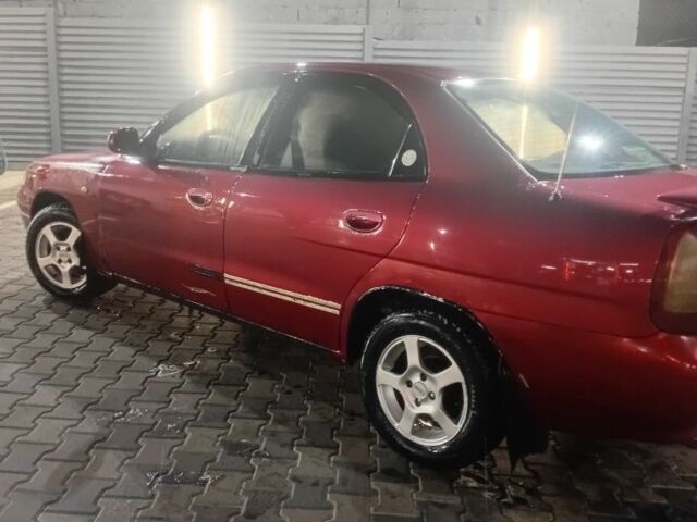 Красный ВАЗ Другая, объемом двигателя 1 л и пробегом 300 тыс. км за 1100 $, фото 1 на Automoto.ua