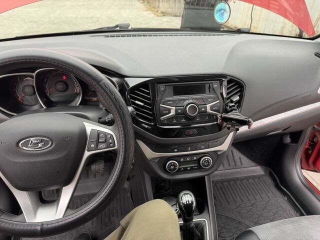 Червоний ВАЗ Інша, об'ємом двигуна 1.6 л та пробігом 64 тис. км за 11000 $, фото 5 на Automoto.ua