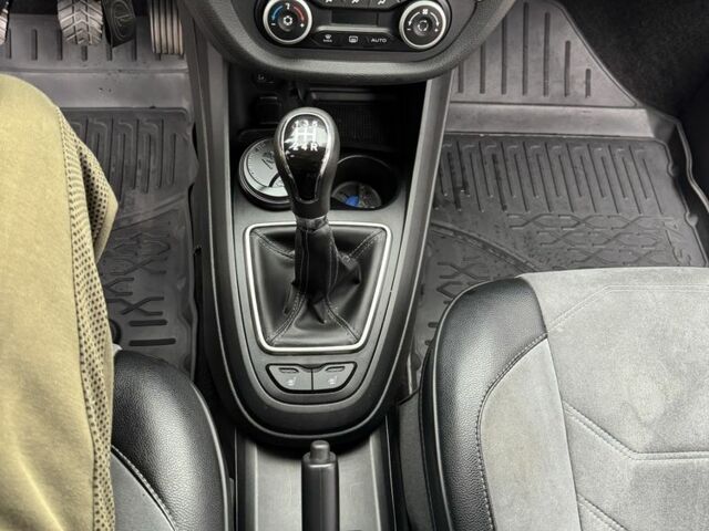 Червоний ВАЗ Інша, об'ємом двигуна 1.6 л та пробігом 64 тис. км за 11000 $, фото 6 на Automoto.ua