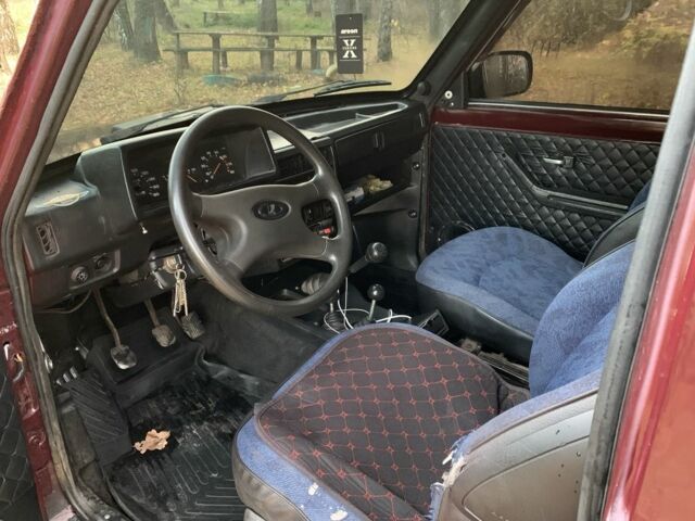 Красный ВАЗ Другая, объемом двигателя 1.6 л и пробегом 250 тыс. км за 2300 $, фото 6 на Automoto.ua