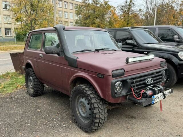 Красный ВАЗ Другая, объемом двигателя 1.7 л и пробегом 245 тыс. км за 2000 $, фото 1 на Automoto.ua