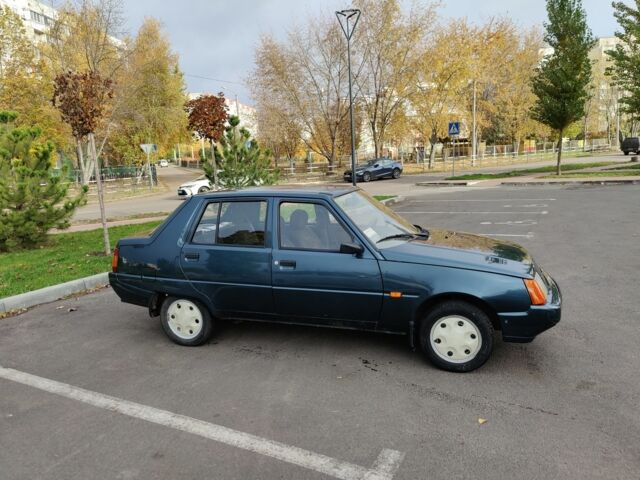 Зеленый ВАЗ Другая, объемом двигателя 1.2 л и пробегом 27 тыс. км за 2500 $, фото 2 на Automoto.ua