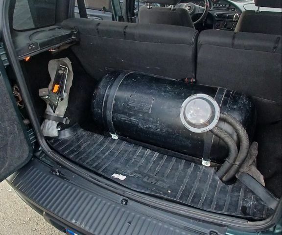 Зелений ВАЗ Інша, об'ємом двигуна 1.7 л та пробігом 140 тис. км за 6500 $, фото 8 на Automoto.ua